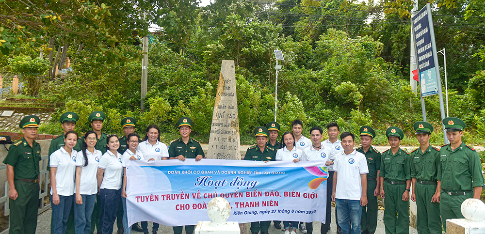 Tuổi trẻ An Giang hướng về biển, đảo quê hương