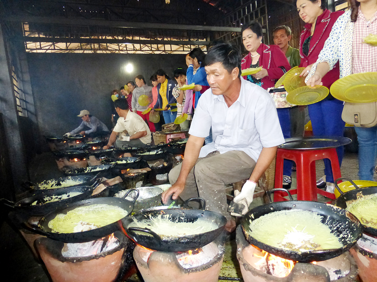 Về Bảy Núi thưởng thức bánh xèo miễn phí vào mùa Vu lan