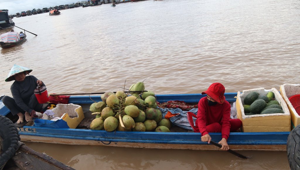 Bình minh ở chợ nổi Long Xuyên