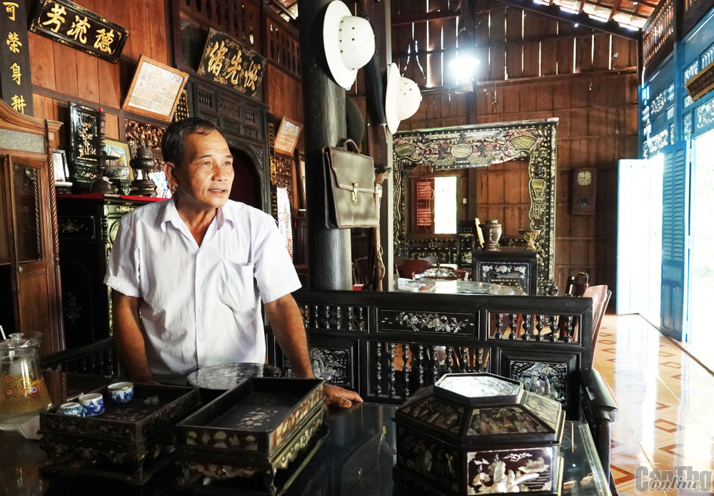 Lão nông xứ bưởi mê đồ cổ