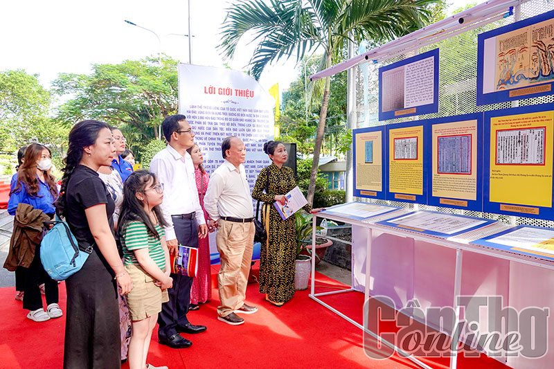 “Biển đảo Việt Nam - Ðẹp và thanh bình”
