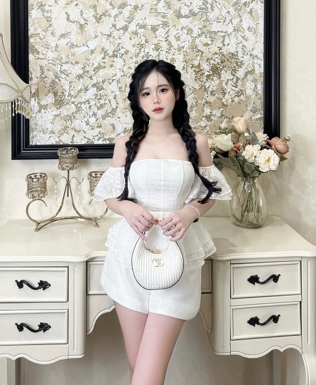 Tự tin khoe dáng ngọc ngà với những set đồ đậm chất tiểu thư kiêu kì