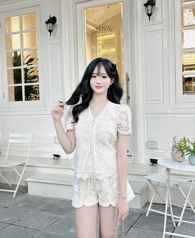 Tự tin khoe dáng ngọc ngà với những set đồ đậm chất tiểu thư kiêu kì