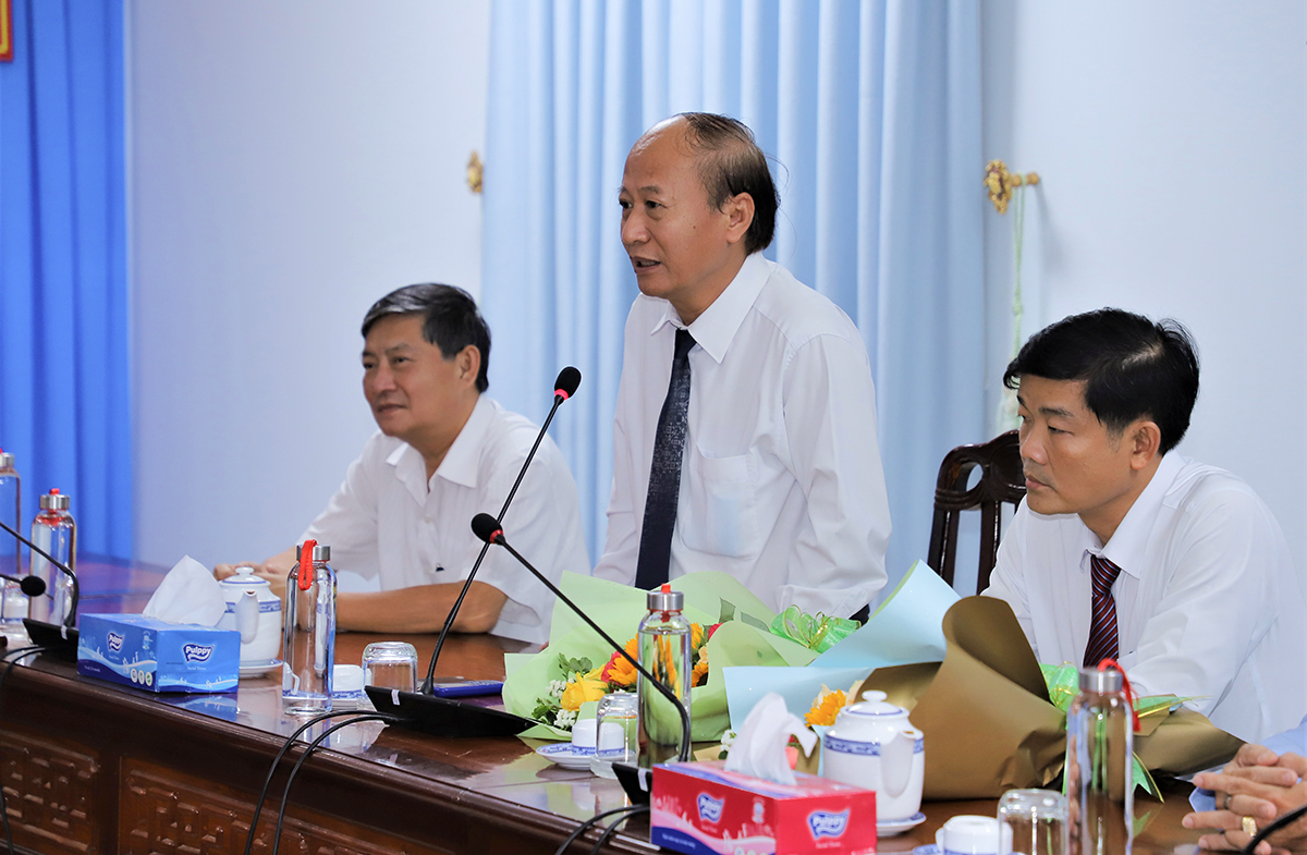 Trao quyết định 2 cán bộ thuộc diện Ban Thường vụ Tỉnh ủy An Giang quản lý
