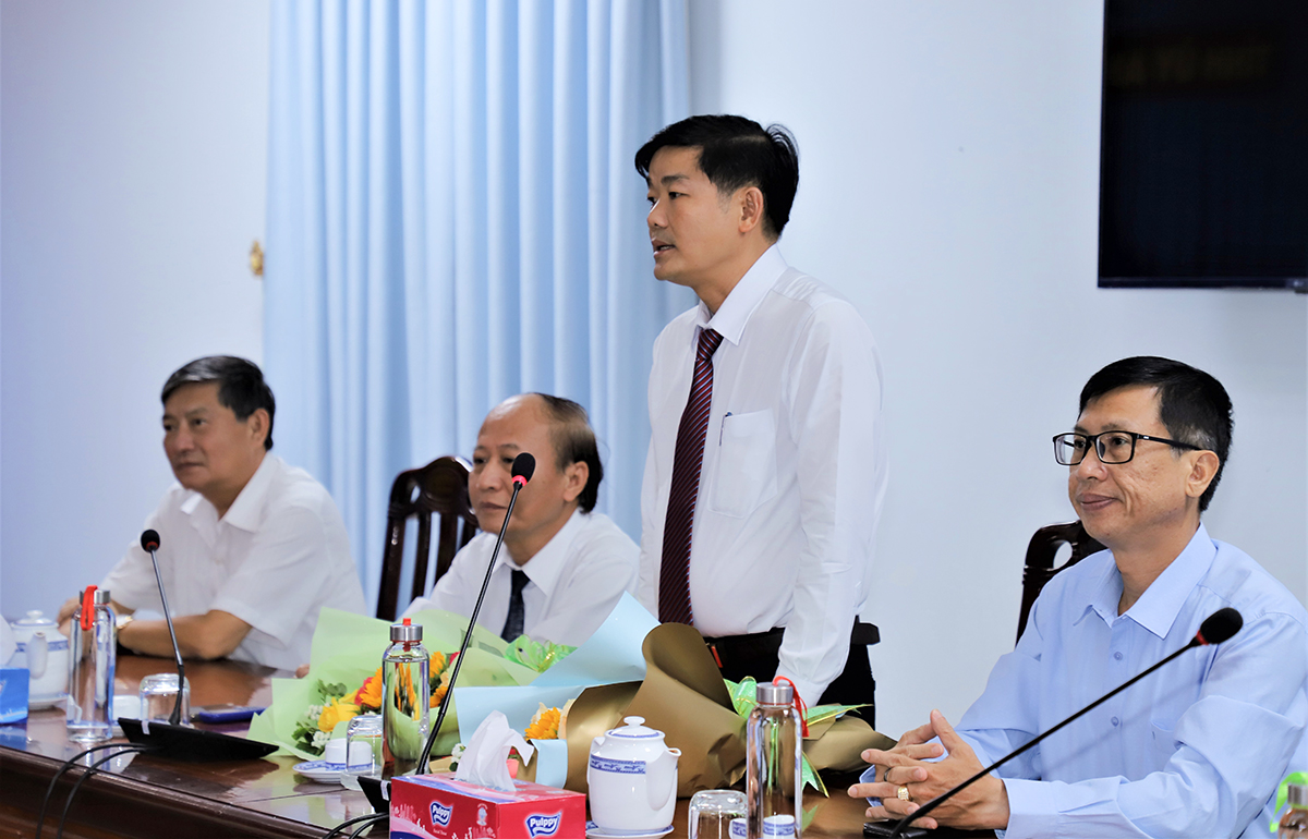 Trao quyết định 2 cán bộ thuộc diện Ban Thường vụ Tỉnh ủy An Giang quản lý