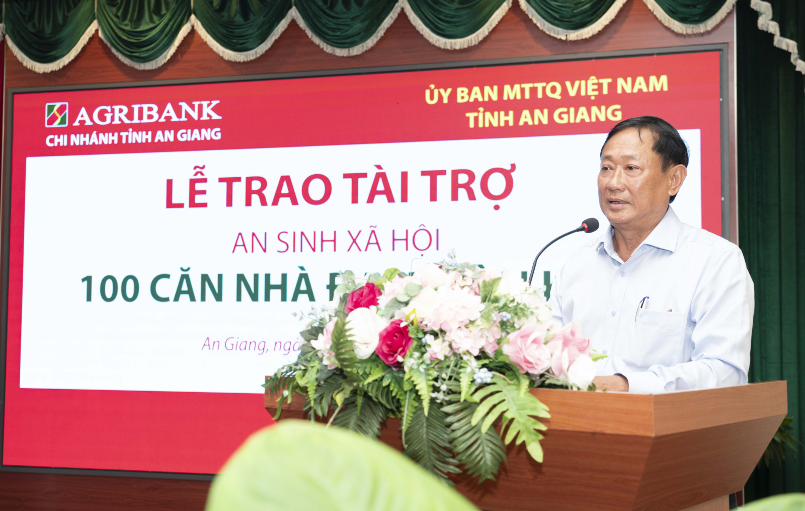 Agribank chi nhánh tỉnh An Giang tài trợ 5 tỷ đồng xây dựng 100 căn nhà Đại đoàn kết