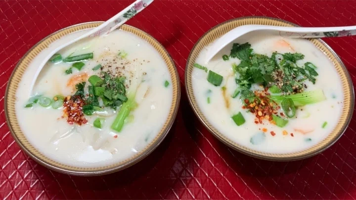 Miền Tây có món bánh canh mặn nước cốt dừa, nghe lạ tai nhưng ăn rất cuốn