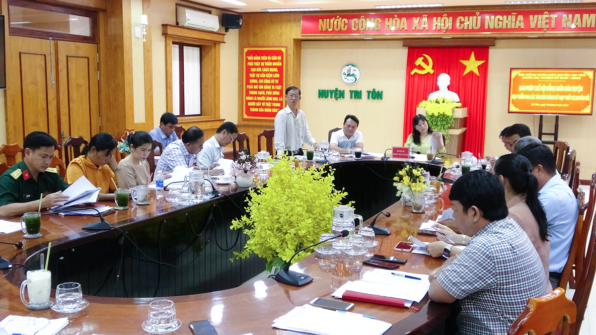 Thẩm tra phân loại đơn vị hành chính huyện Tri Tôn đạt loại I