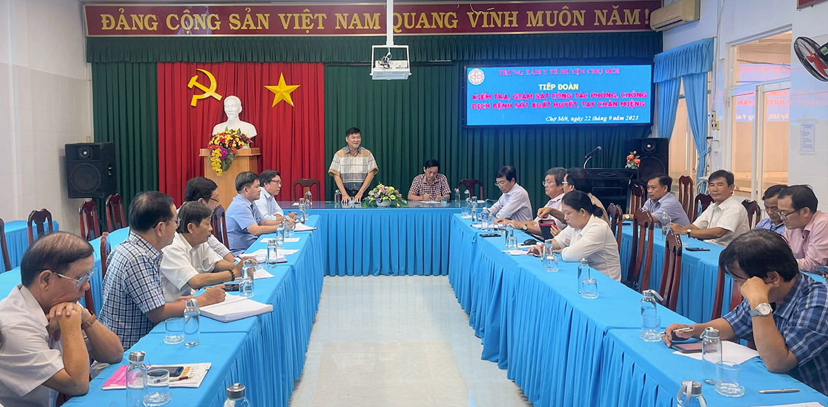 Kiểm tra công tác phòng, chống dịch bệnh ở Chợ Mới
