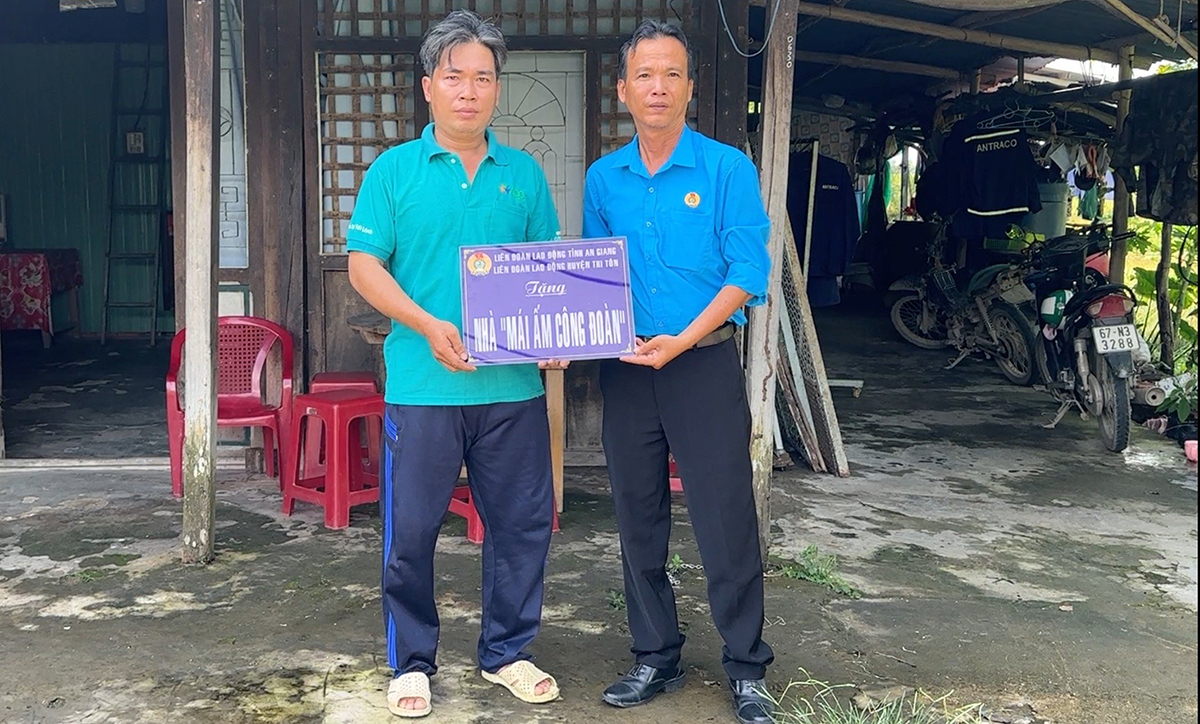 Thêm 3 Mái ấm công đoàn được bàn giao tại huyện Tri Tôn