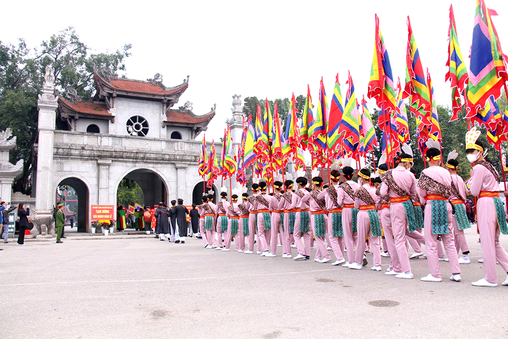Linh thiêng Đền Mẫu Âu Cơ