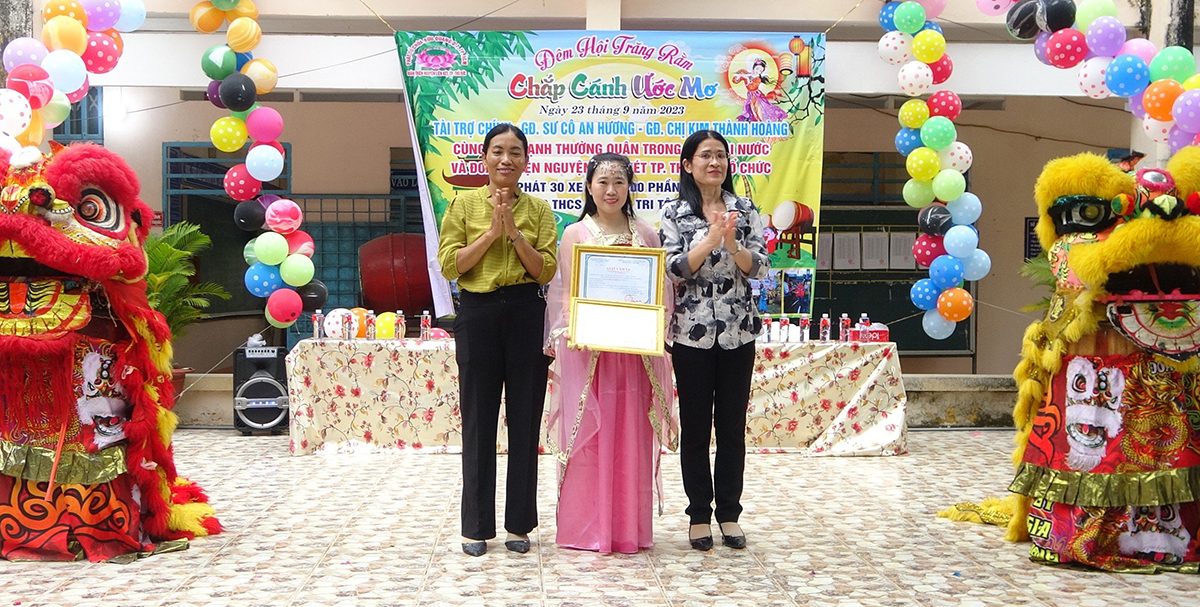 Thắp sáng ước mơ cho học sinh dân tộc thiểu số Khmer huyện Tri Tôn
