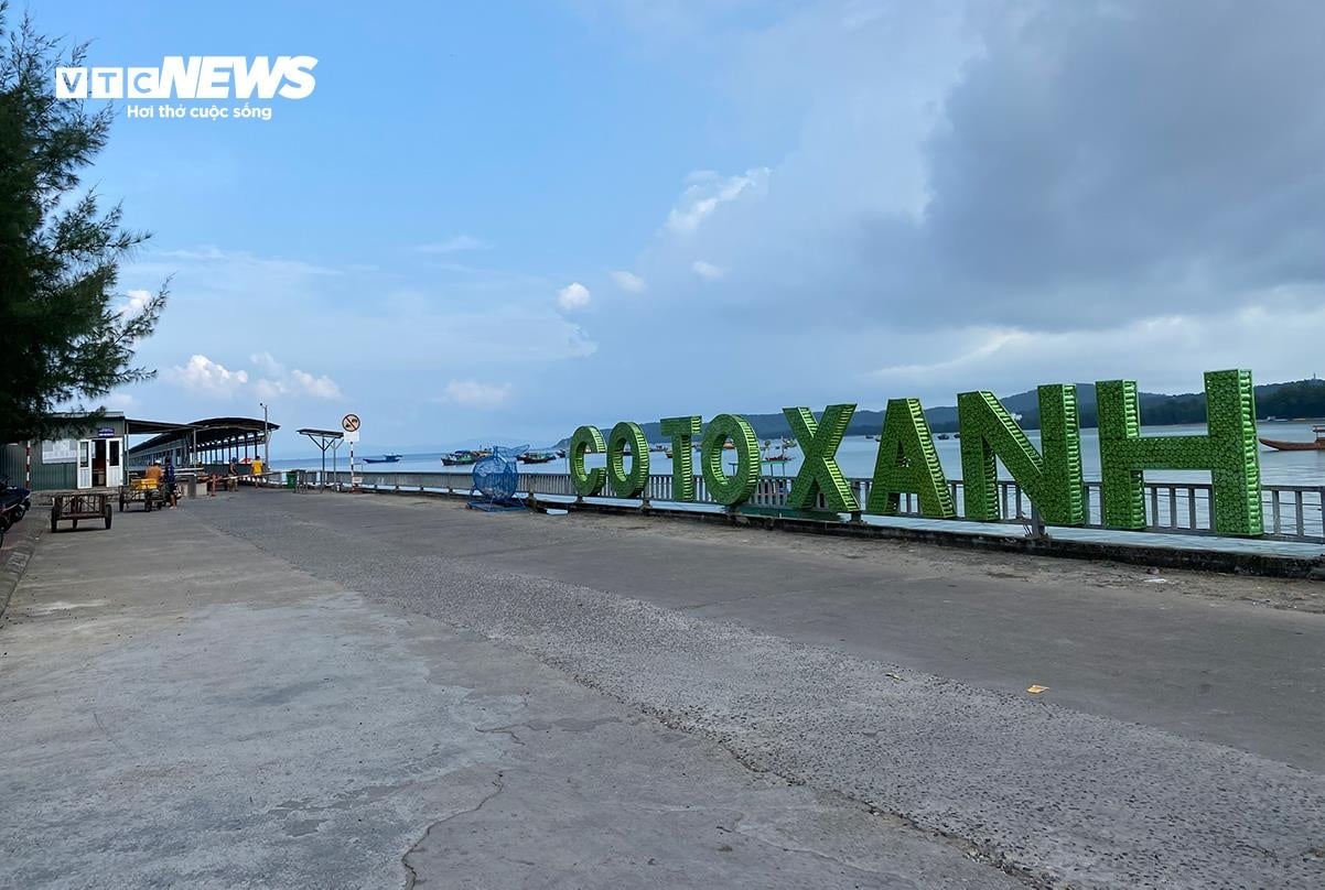 Ngắm biển xanh, cát trắng và vẻ đẹp nguyên sơ ở huyện đảo đẹp bậc nhất Việt Nam