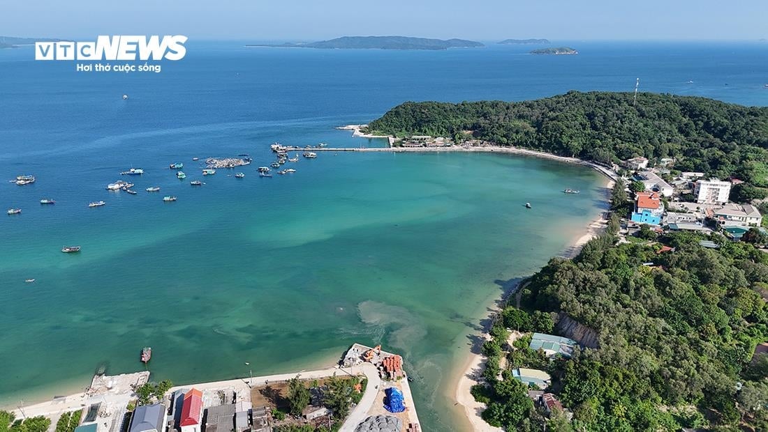 Ngắm biển xanh, cát trắng và vẻ đẹp nguyên sơ ở huyện đảo đẹp bậc nhất Việt Nam