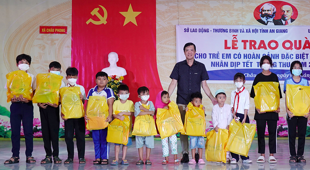 An Giang: Chung tay để có Tết Trung thu cho trẻ em nghèo
