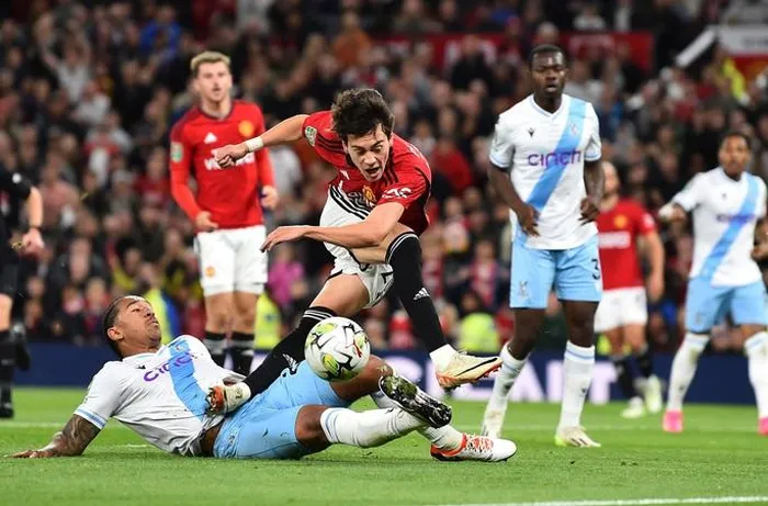 Thắng dễ Crystal Palace, Man United chứng tỏ sức mạnh nhà vô địch League Cup