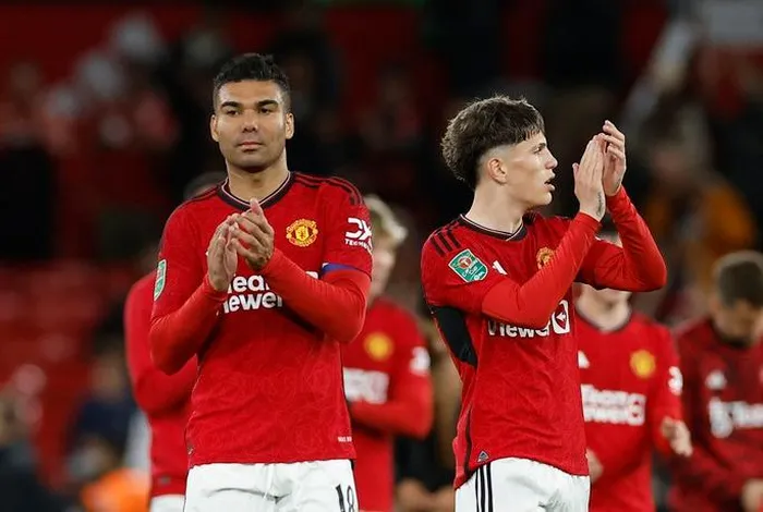 Thắng dễ Crystal Palace, Man United chứng tỏ sức mạnh nhà vô địch League Cup