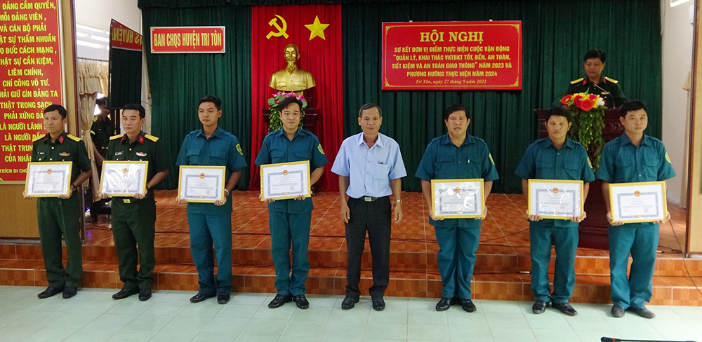 An Giang sơ kết đơn vị điểm thực hiện Cuộc vận động 50