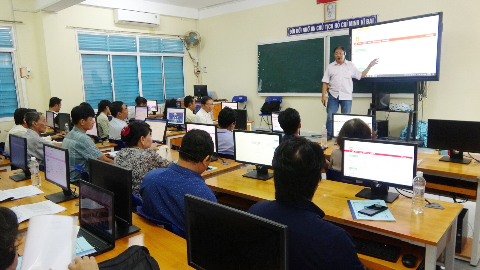 Ứng dụng công nghệ thông tin phát triển mô hình “Công dân học tập”
