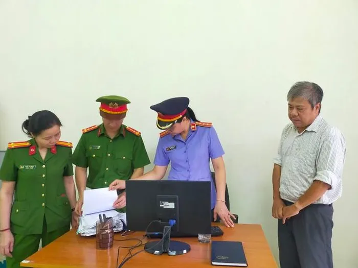 Bắt hiệu trưởng một trường cao đẳng ở Thanh Hóa