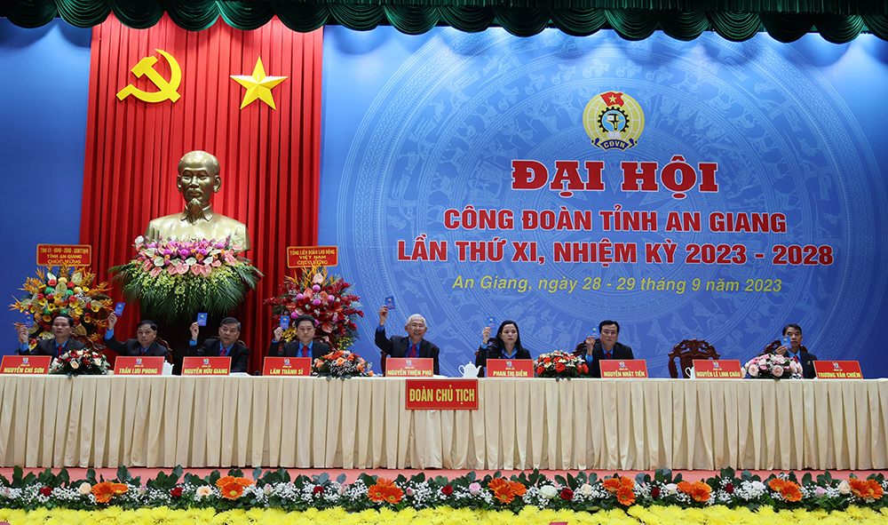 Công đoàn An Giang đổi mới - dân chủ - đoàn kết - phát triển