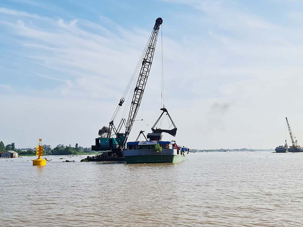 Quay trở lại câu chuyện cát
