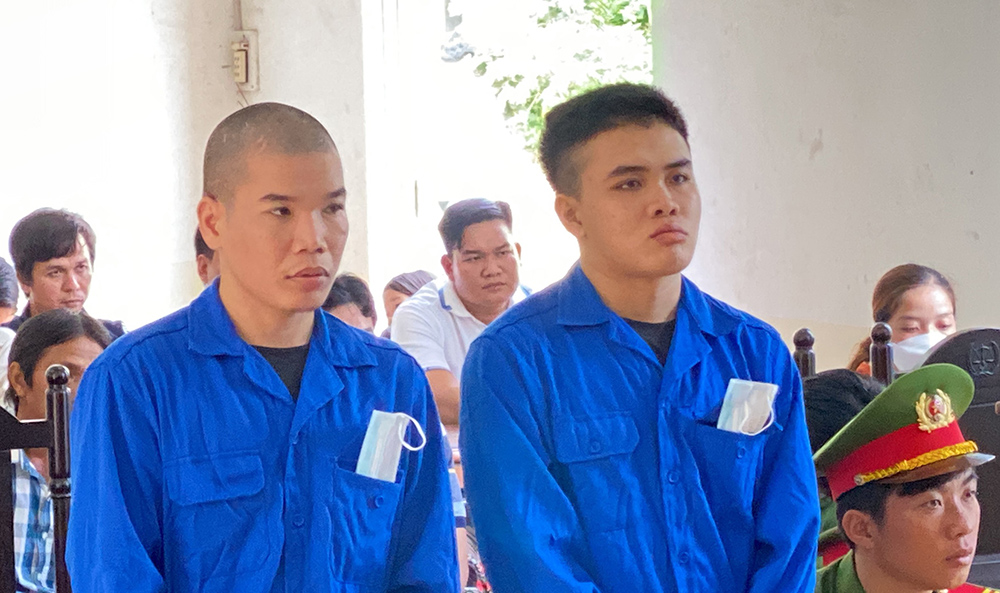 Yêu đơn phương, mang dao chém “người trong mộng”