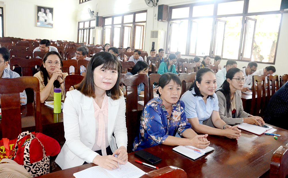 Trường Chính trị Tôn Đức Thắng khai giảng lớp bồi dưỡng, cập nhật kiến thức