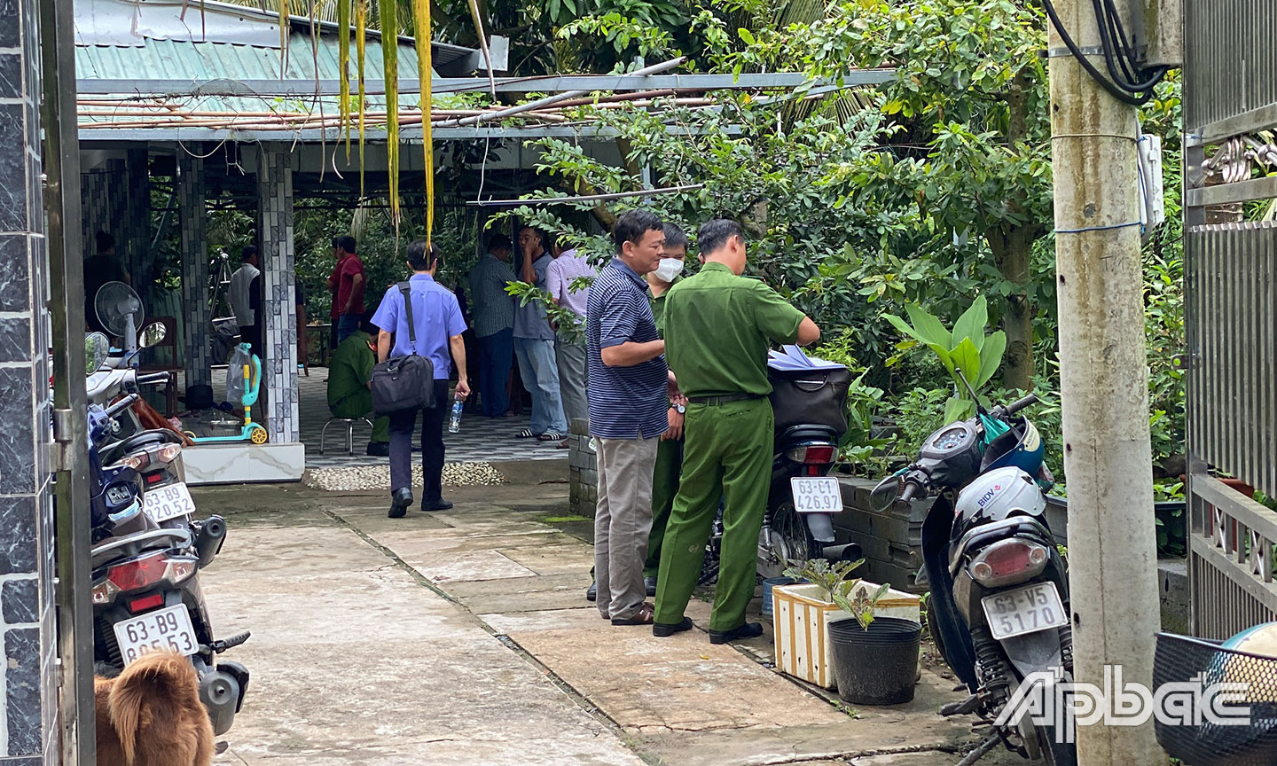 Tiền Giang: Điều tra nguyên nhân người đàn ông tử vong nghi do treo cổ