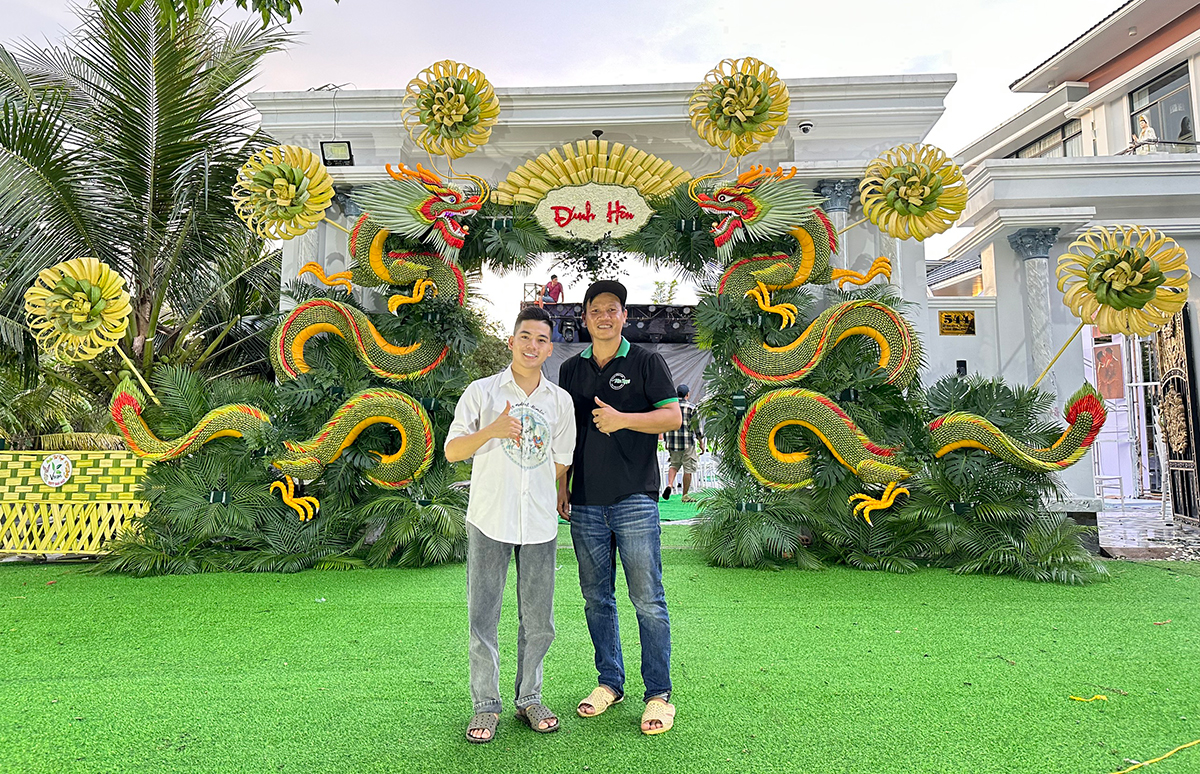 Độc đáo cổng cưới miền Tây