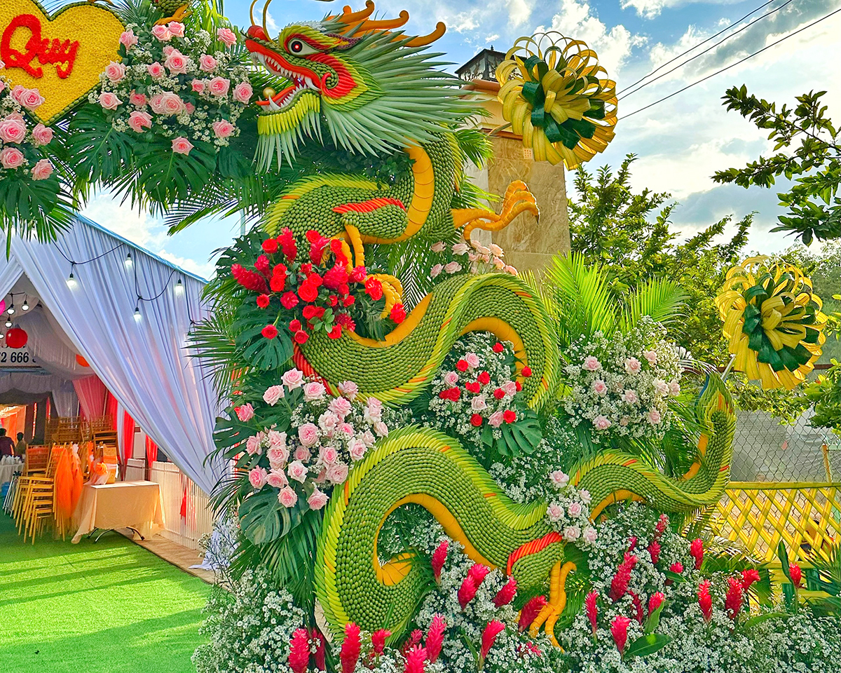 Độc đáo cổng cưới miền Tây