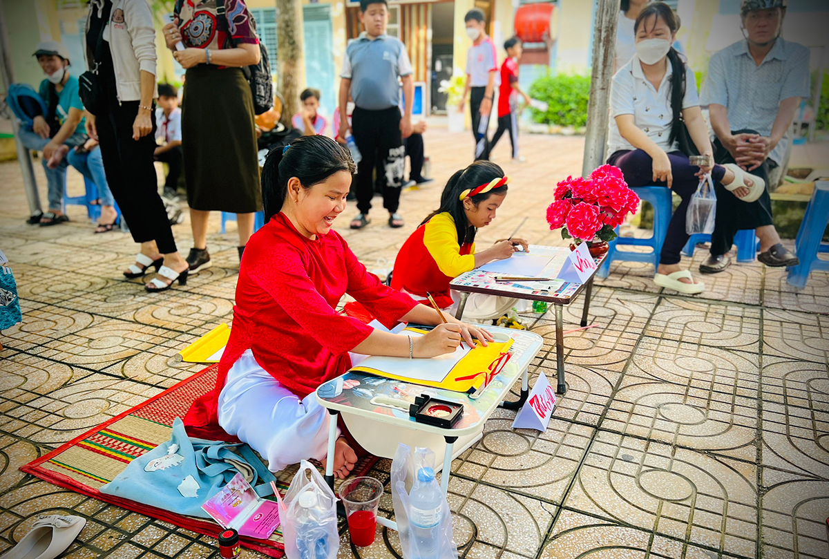 “Truyền lửa” cho những tâm hồn yêu chữ Việt