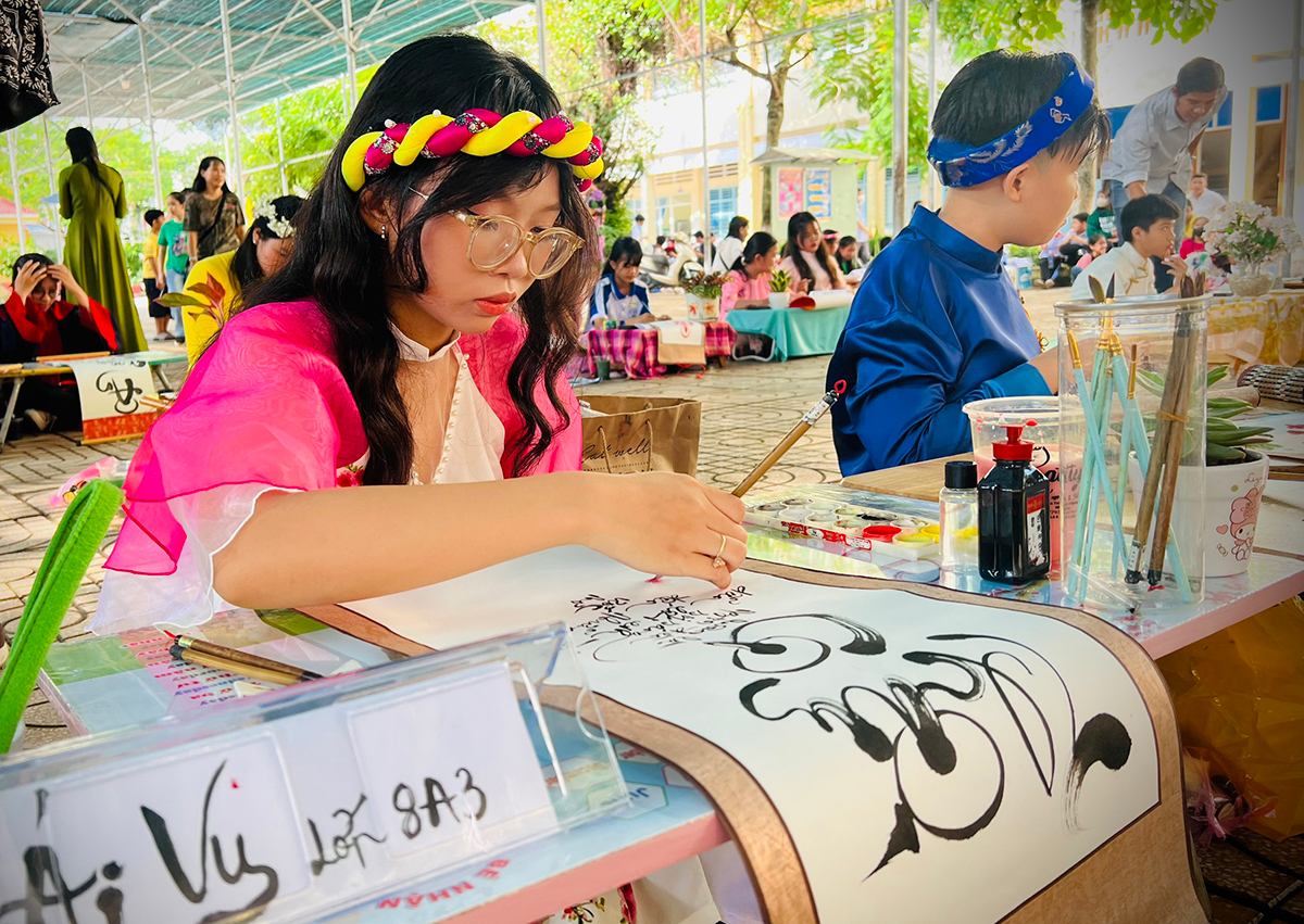 “Truyền lửa” cho những tâm hồn yêu chữ Việt