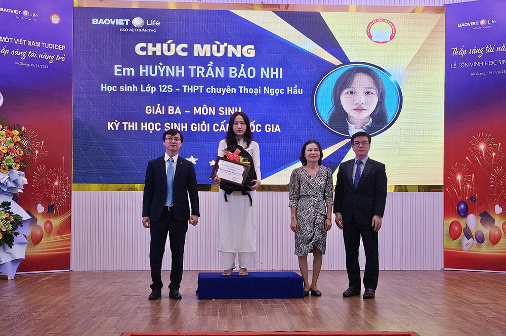 Bảo Việt nhân thọ tiếp sức học sinh tài năng của An Giang
