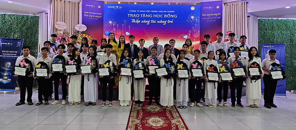 Bảo Việt nhân thọ tiếp sức học sinh tài năng của An Giang