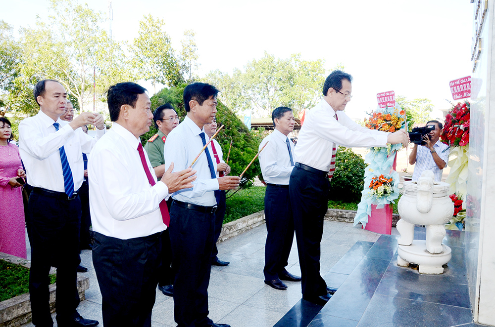 Trường Chính trị Tôn Đức Thắng: Kỷ niệm Ngày Nhà giáo Việt Nam và 75 năm thành lập trường
