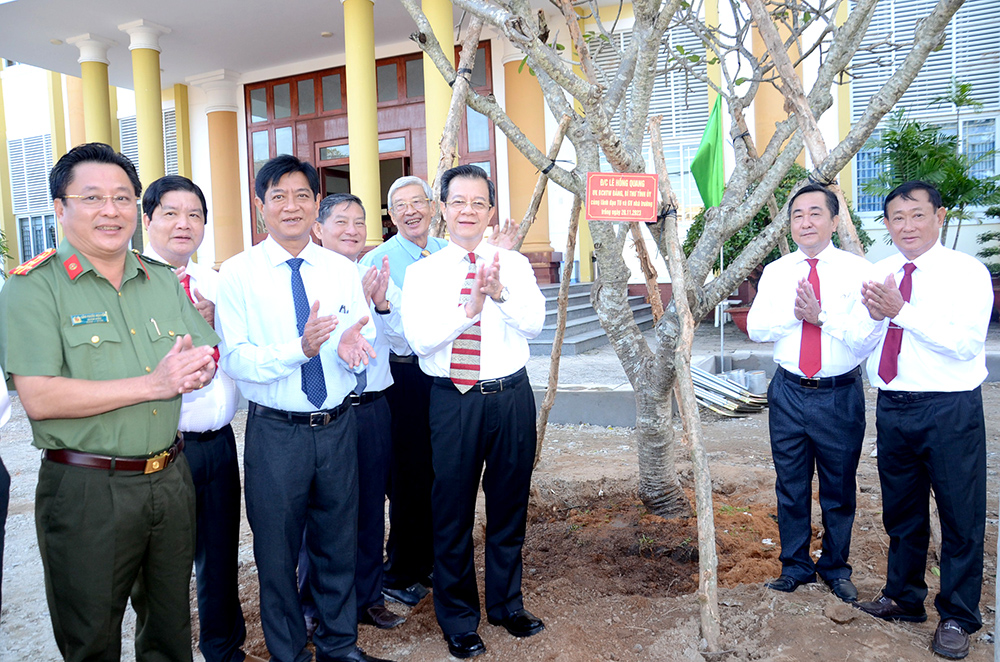 Trường Chính trị Tôn Đức Thắng: Kỷ niệm Ngày Nhà giáo Việt Nam và 75 năm thành lập trường