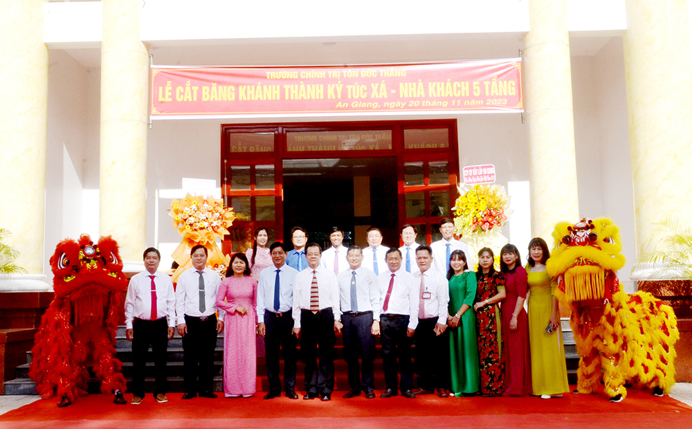 Trường Chính trị Tôn Đức Thắng: Kỷ niệm Ngày Nhà giáo Việt Nam và 75 năm thành lập trường