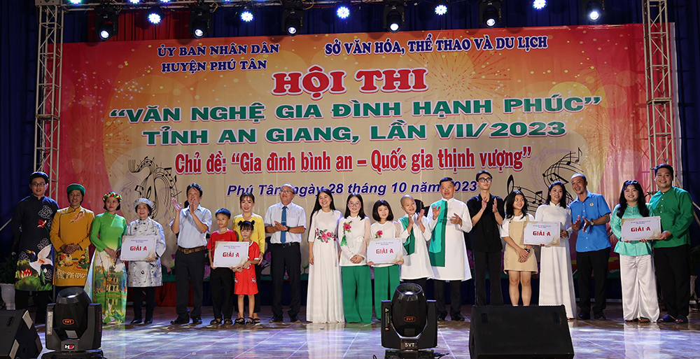 Lan tỏa giá trị tốt đẹp của gia đình hạnh phúc