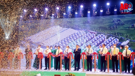 Chủ tịch nước Nguyễn Xuân Phúc dự lễ khánh thành nhà máy gạo lớn nhất Châu Á