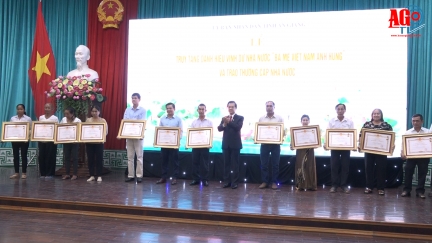 Truy tặng Danh hiệu Vinh dự nhà nước “Bà mẹ Việt Nam Anh hùng” và trao thưởng cấp nhà nước