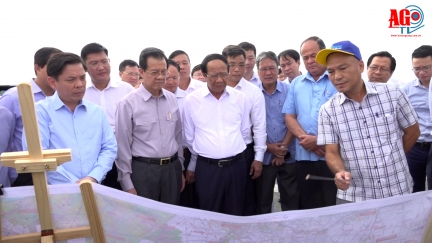 Phó Thủ tướng Chính phủ Lê Văn Thành khảo sát tuyến cao tốc hơn 44.000 tỷ đồng ở TP. Châu Đốc và huyện Châu Phú