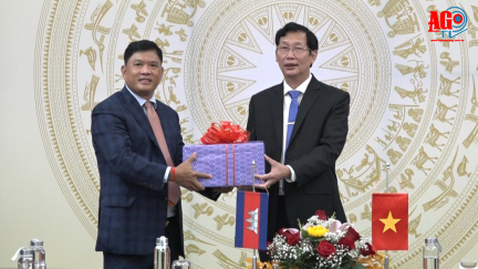 Phó Tỉnh trưởng Kandal thăm, chúc Tết lãnh đạo và nhân dân tỉnh An Giang