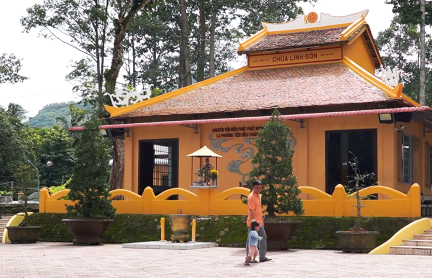 Cổ kính Linh Sơn tự