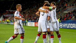 VCK U21 châu Âu: Đức, Đan Mạch dắt tay nhau đi tiếp