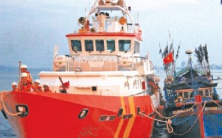 “Cứu tinh biển” đạp sóng “gác Tết” cho ngư dân
