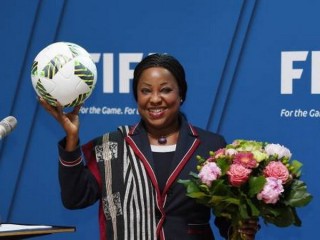 Nữ Tổng Thư ký FIFA Samoura chính thức ngồi vào "ghế nóng"