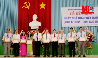 Các trường kỷ niệm 34 năm ngày Nhà giáo Việt Nam 20-11