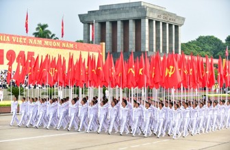 Vì nền độc lập dân tộc vô giá, vì chủ nghĩa xã hội và sự toàn vẹn lãnh thổ Tổ quốc thiêng liêng, Đảng Cộng sản Việt Nam cùng dân tộc Việt Nam hội nhập quốc tế, phát triển mạnh mẽ và bền vững