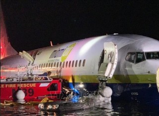 Mỹ xác định nguyên nhân khiến máy bay Boeing 737 lao xuống sông tại Florida